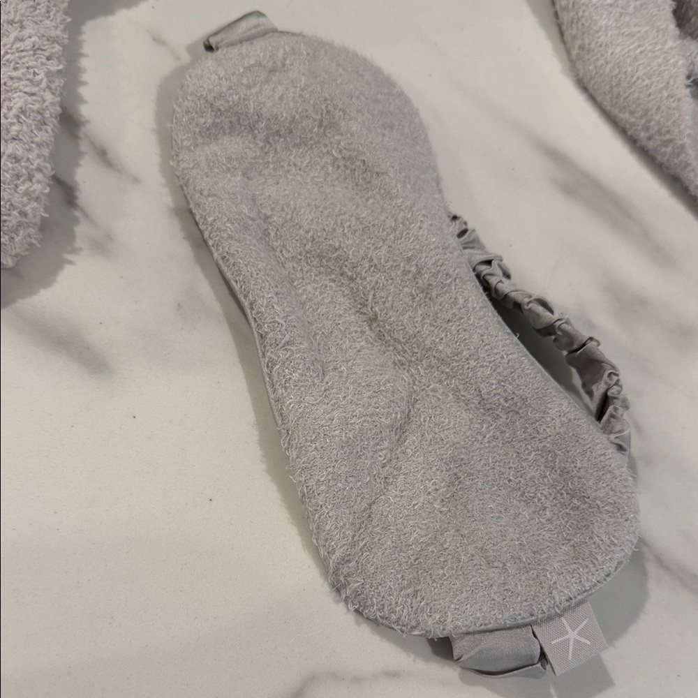 Barefoot Dreams CozyChic Lite  in Soft Gray, throw blanket,  & face cover - Picture 2 of 4